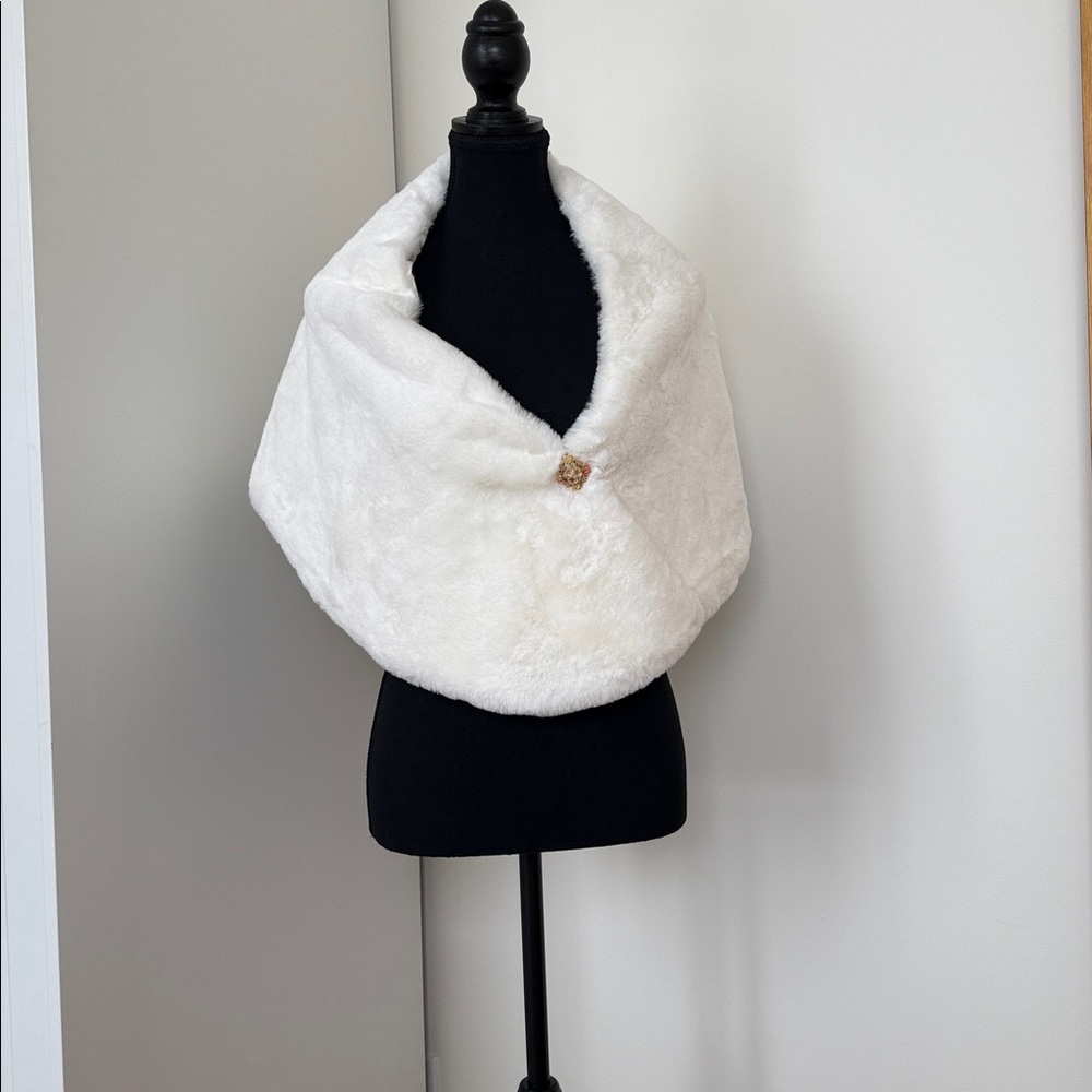Elegant White Faux Fur Shawl Wedding shawl